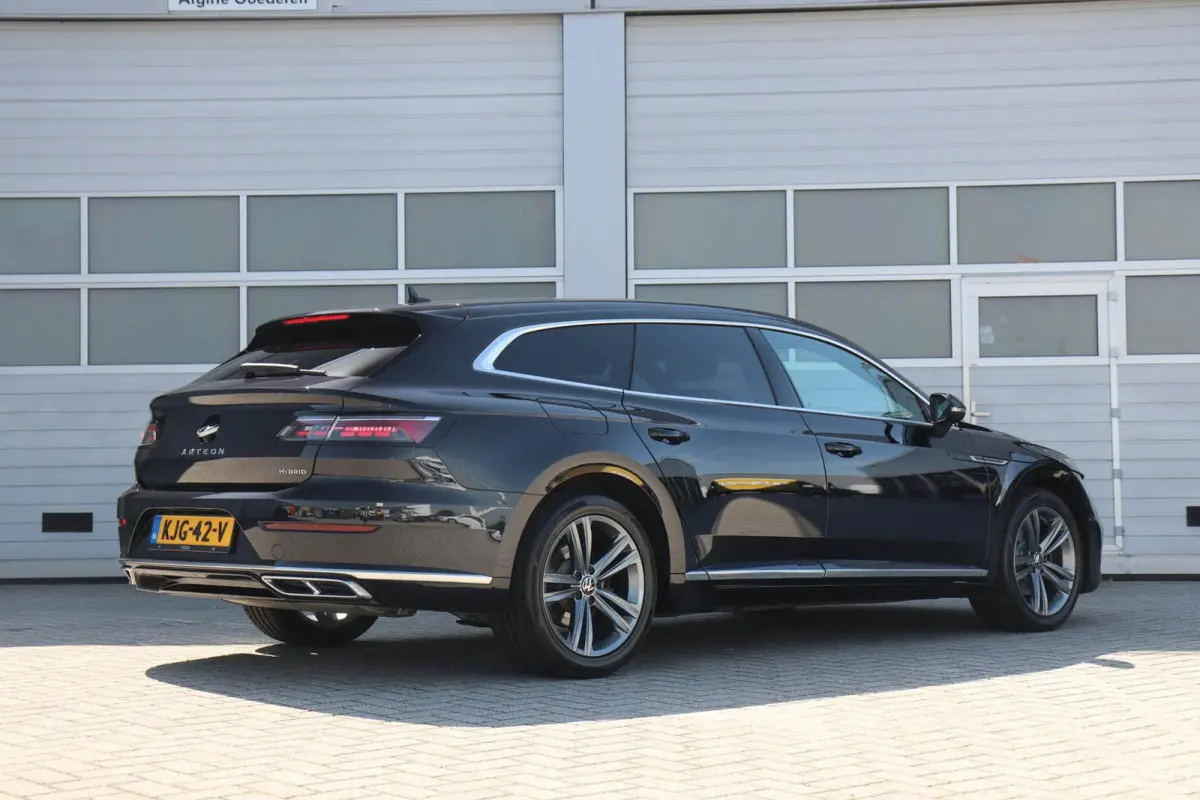 1.4 TSI eHybrid 218pk R-Line Business+ | SoH 98% | Trekhaak | Achteruitrijcamera | Stoelverwarming | Navigatie | App Connect