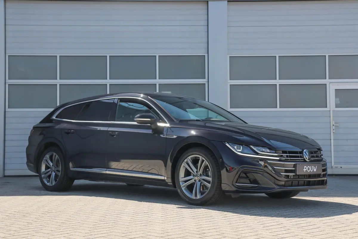 1.4 TSI eHybrid 218pk R-Line Business+ | SoH 98% | Trekhaak | Achteruitrijcamera | Stoelverwarming | Navigatie | App Connect