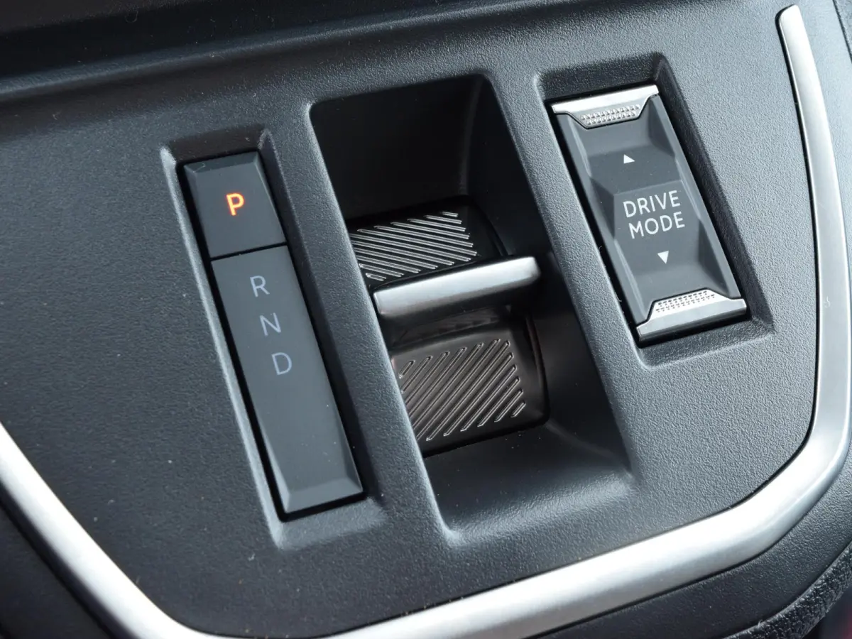 Electric L2 75 kWh | tot 8 jaar garantie | laadruimtebetimmering | dodehoek detectie | Apple Carplay | camera | parkeersensoren voor & achter | Comfort scheidingswand | rijklaarprijs