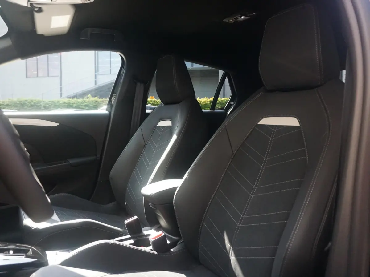 1.2 Turbo Hybrid Ultimate Leder Alcantara
