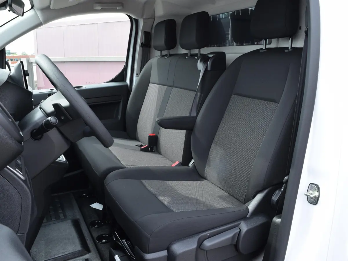 Electric L2 75 kWh | tot 8 jaar garantie | laadruimtebetimmering | dodehoek detectie | Apple Carplay | camera | parkeersensoren voor & achter | Comfort scheidingswand | rijklaarprijs