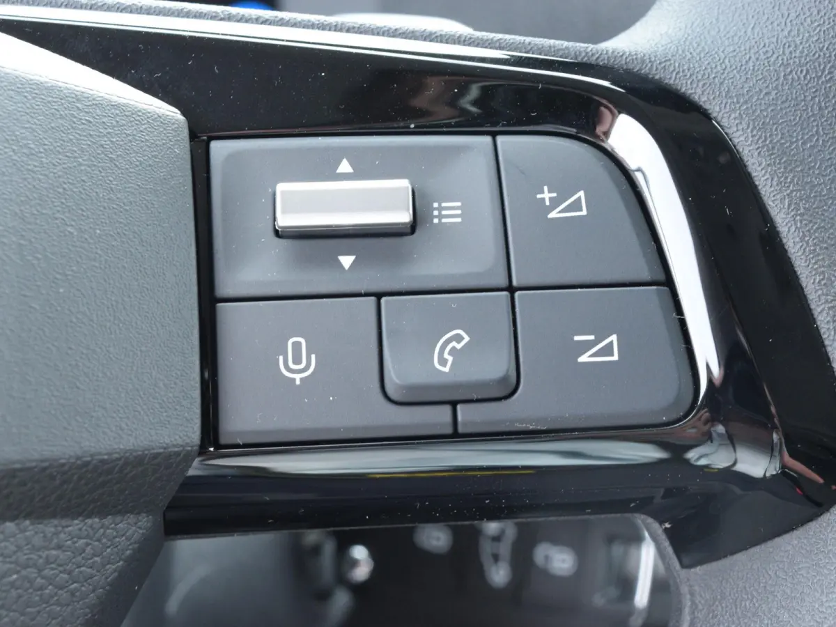 Electric L2 75 kWh | tot 8 jaar garantie | laadruimtebetimmering | dodehoek detectie | Apple Carplay | camera | parkeersensoren voor & achter | Comfort scheidingswand | rijklaarprijs