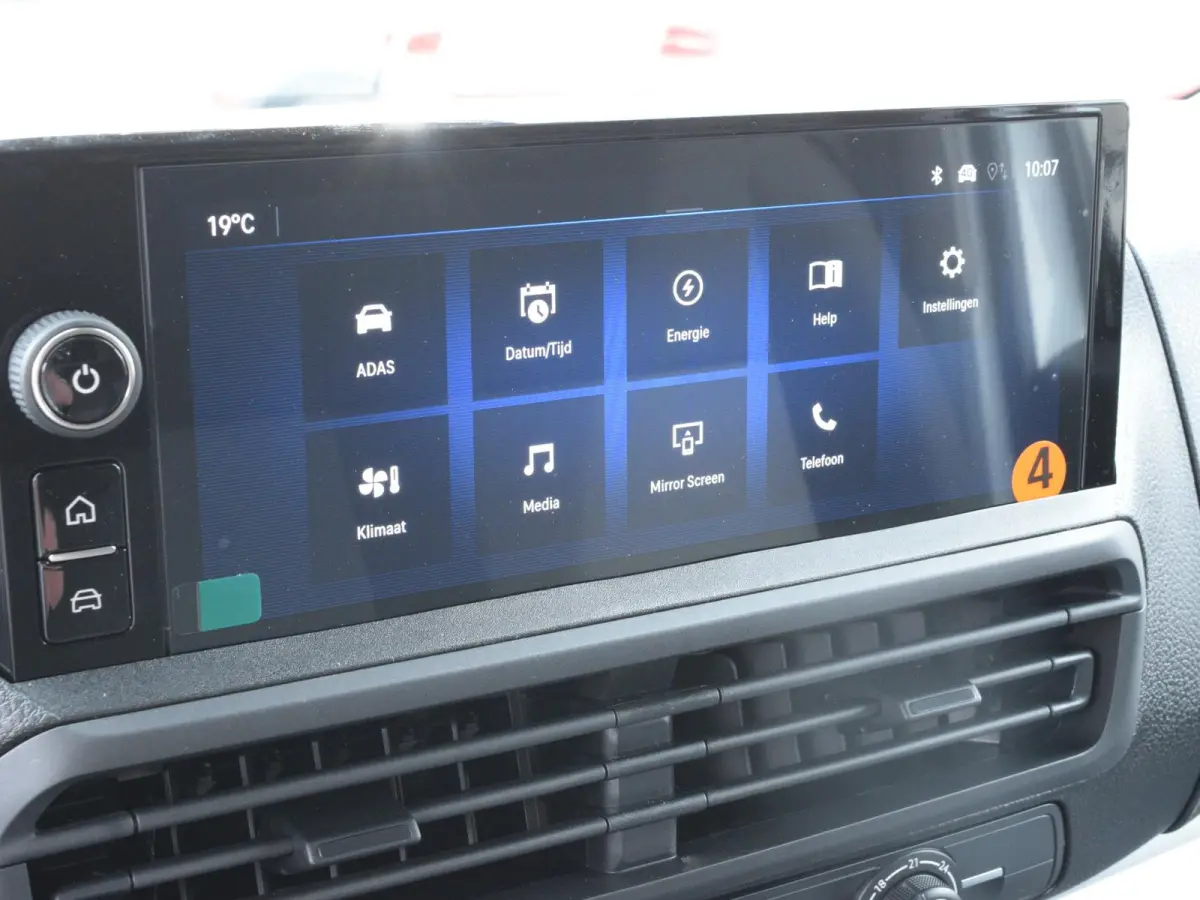Electric L2 75 kWh | tot 8 jaar garantie | laadruimtebetimmering | dodehoek detectie | Apple Carplay | camera | parkeersensoren voor & achter | Comfort scheidingswand | rijklaarprijs