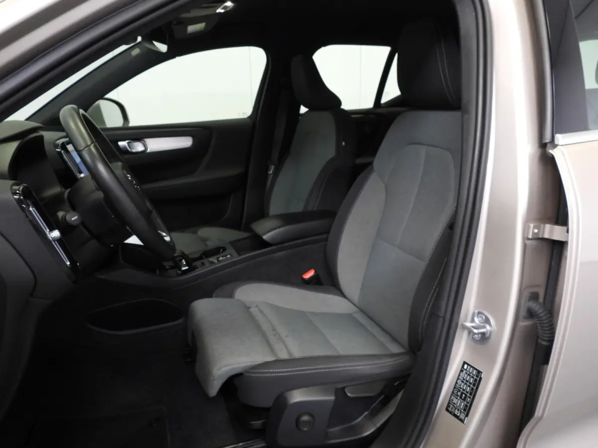 1.5 T4 Plug-In Hybrid Core Bright NAVI/CAMERA/LED/18"LMV!