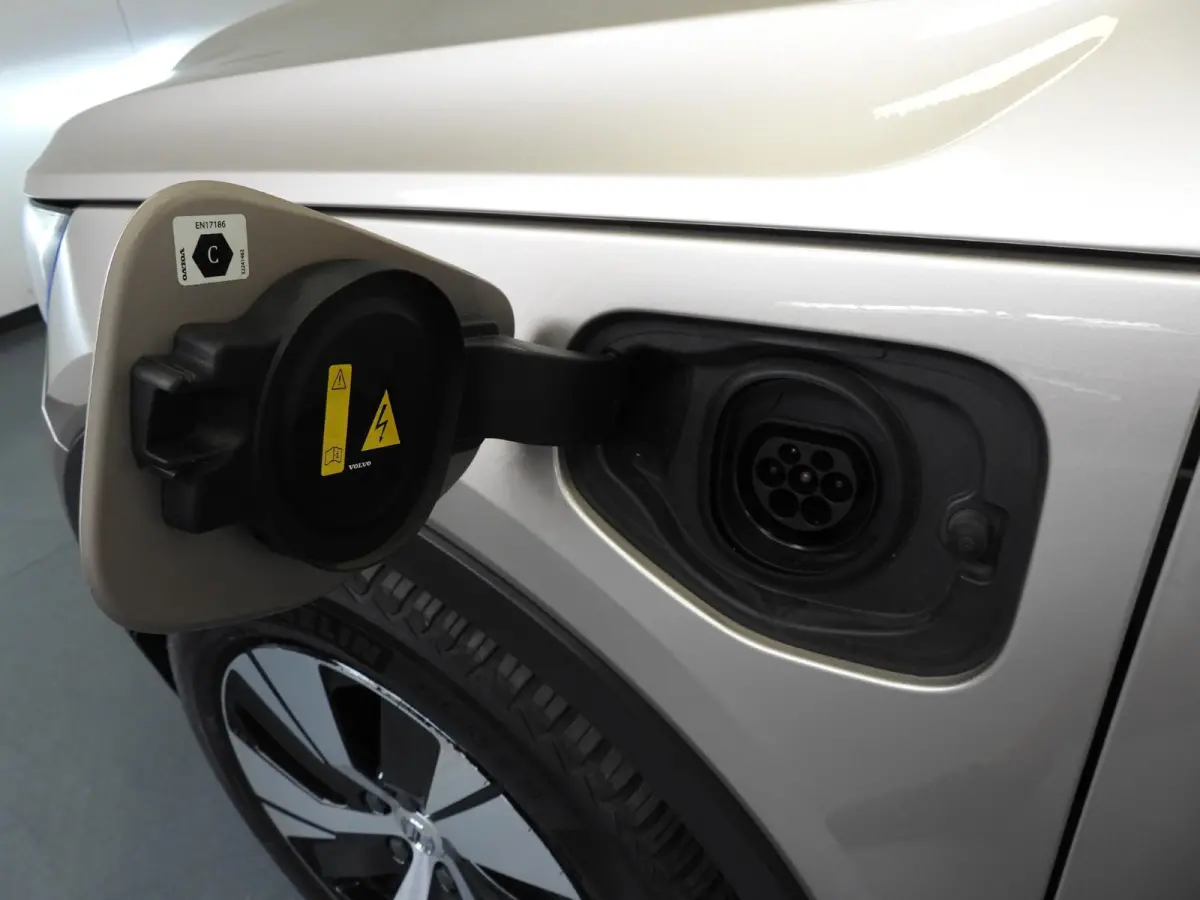 1.5 T4 Plug-In Hybrid Core Bright NAVI/CAMERA/LED/18"LMV!