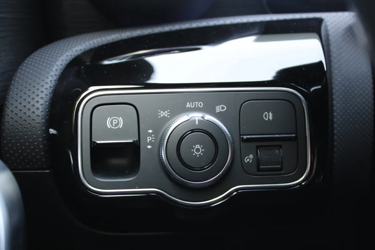 180 AMG Line Panodak Sfeerlicht Keyless