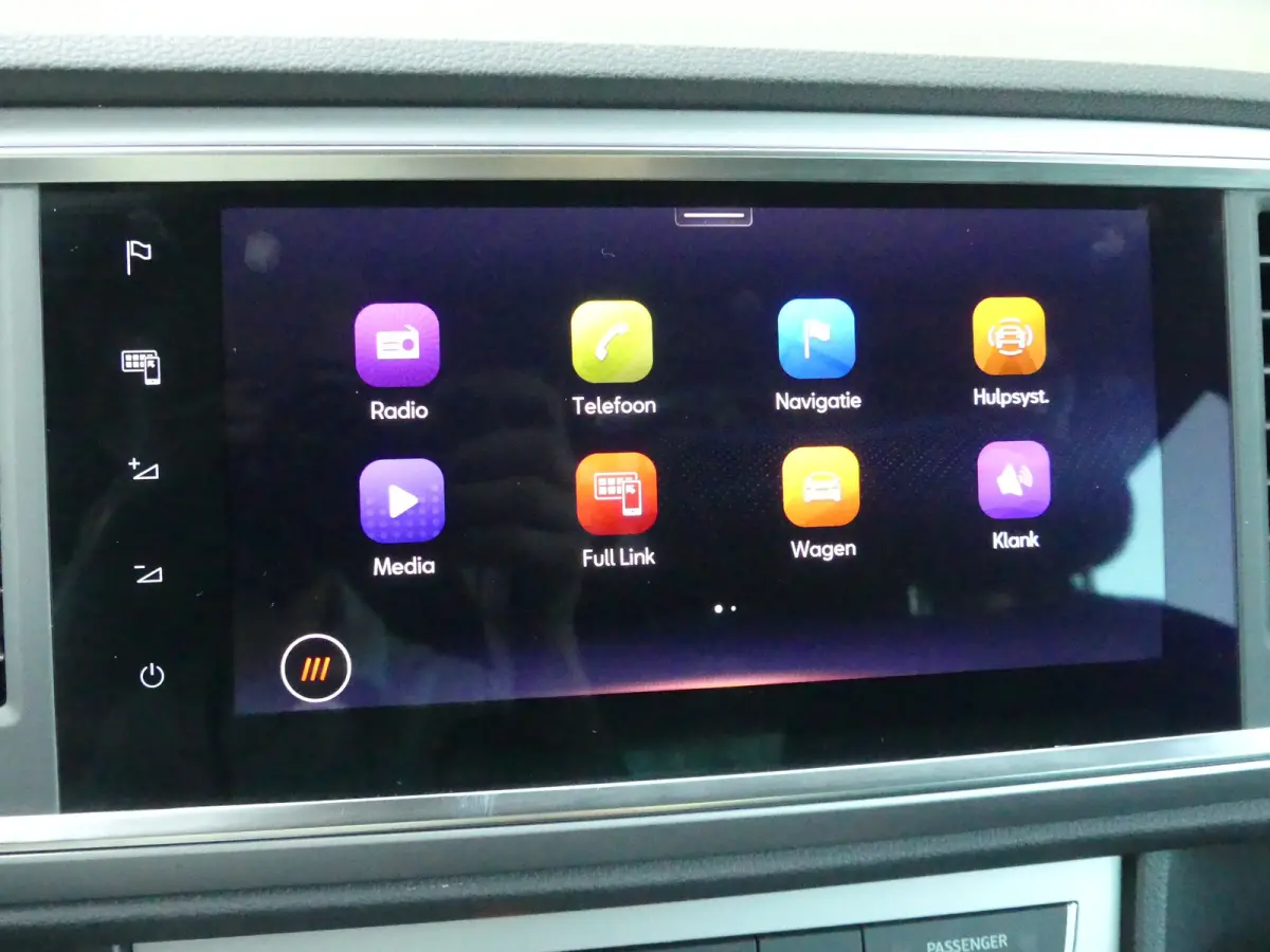 1.5 TSI FR Business Intense | CAMERA | 360 CAMERA | STOEL+STUUR+VOORRUITVERWARMING | NAVI | PARKEERSENSOREN V+A | APPLE CARPLAY / ANDROID AUTO |