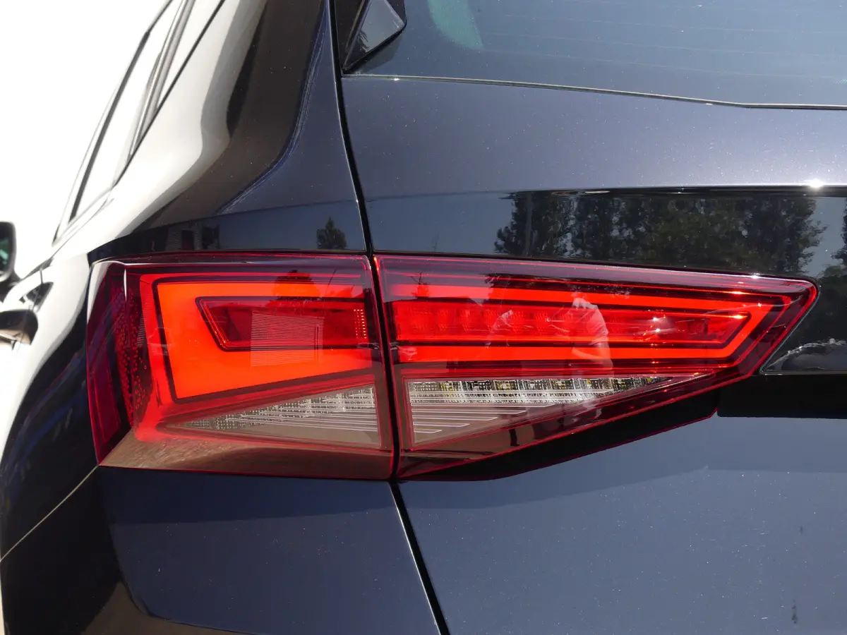 1.5 TSI FR Business Intense | CAMERA | 360 CAMERA | STOEL+STUUR+VOORRUITVERWARMING | NAVI | PARKEERSENSOREN V+A | APPLE CARPLAY / ANDROID AUTO |