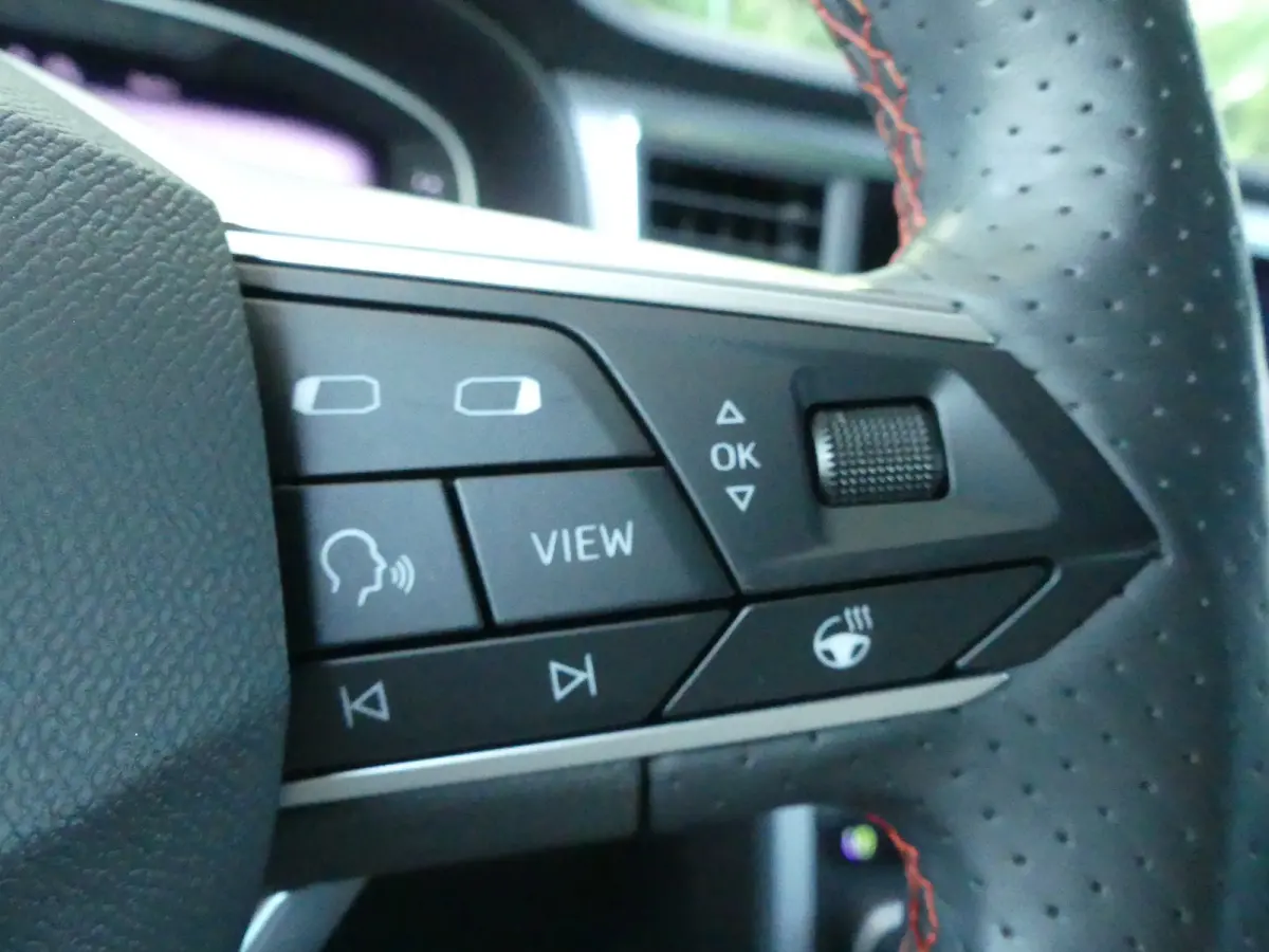 1.5 TSI FR Business Intense | CAMERA | 360 CAMERA | STOEL+STUUR+VOORRUITVERWARMING | NAVI | PARKEERSENSOREN V+A | APPLE CARPLAY / ANDROID AUTO |