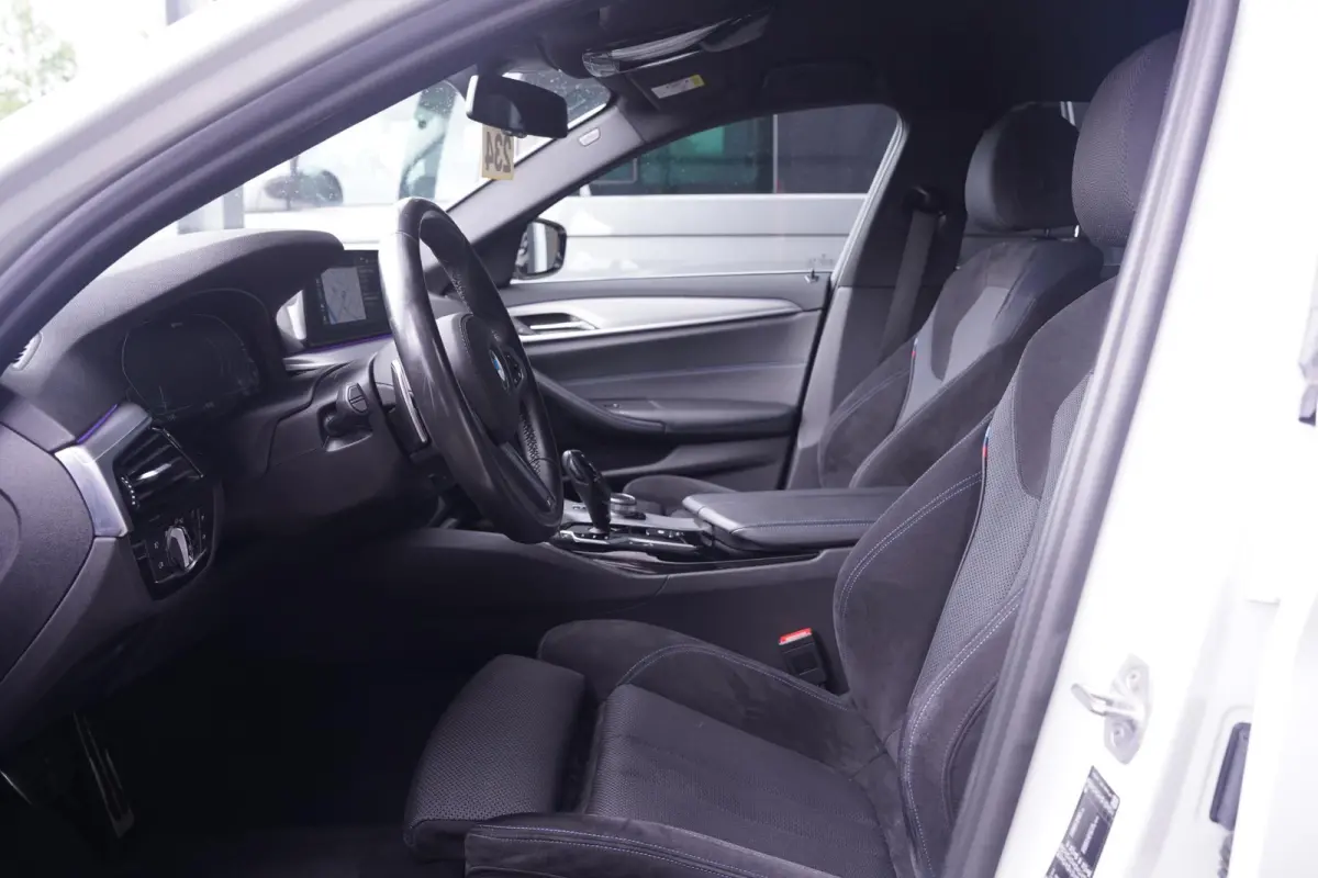 530e M Sport SOH 92% Head-up Apple Carplay Camera Stoelverwarming 21 Inch velgen
