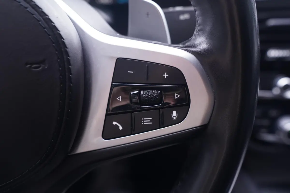 530e M Sport SOH 92% Head-up Apple Carplay Camera Stoelverwarming 21 Inch velgen