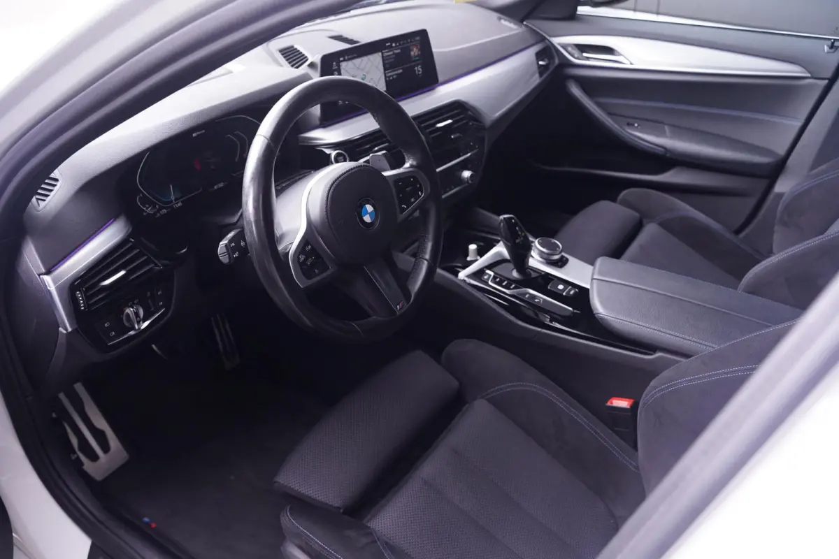 530e M Sport SOH 92% Head-up Apple Carplay Camera Stoelverwarming 21 Inch velgen
