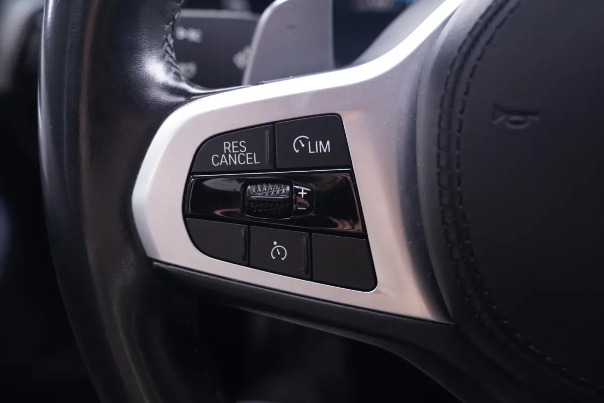 530e M Sport SOH 92% Head-up Apple Carplay Camera Stoelverwarming 21 Inch velgen