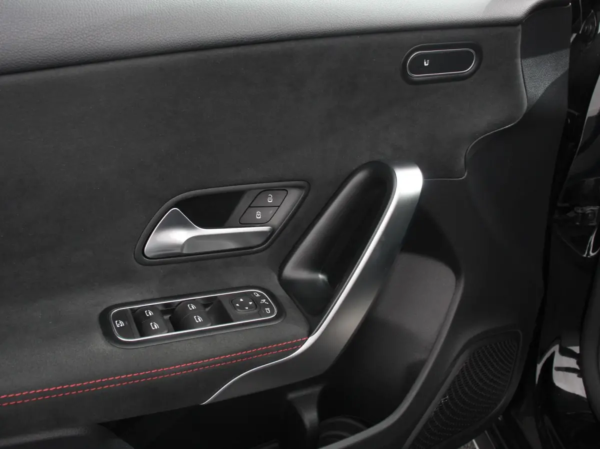 200 AMG Line Navigatie Climate Control Camera Virtual Cockpit Led Stoelverwarming Cruise control Parkeersensoren