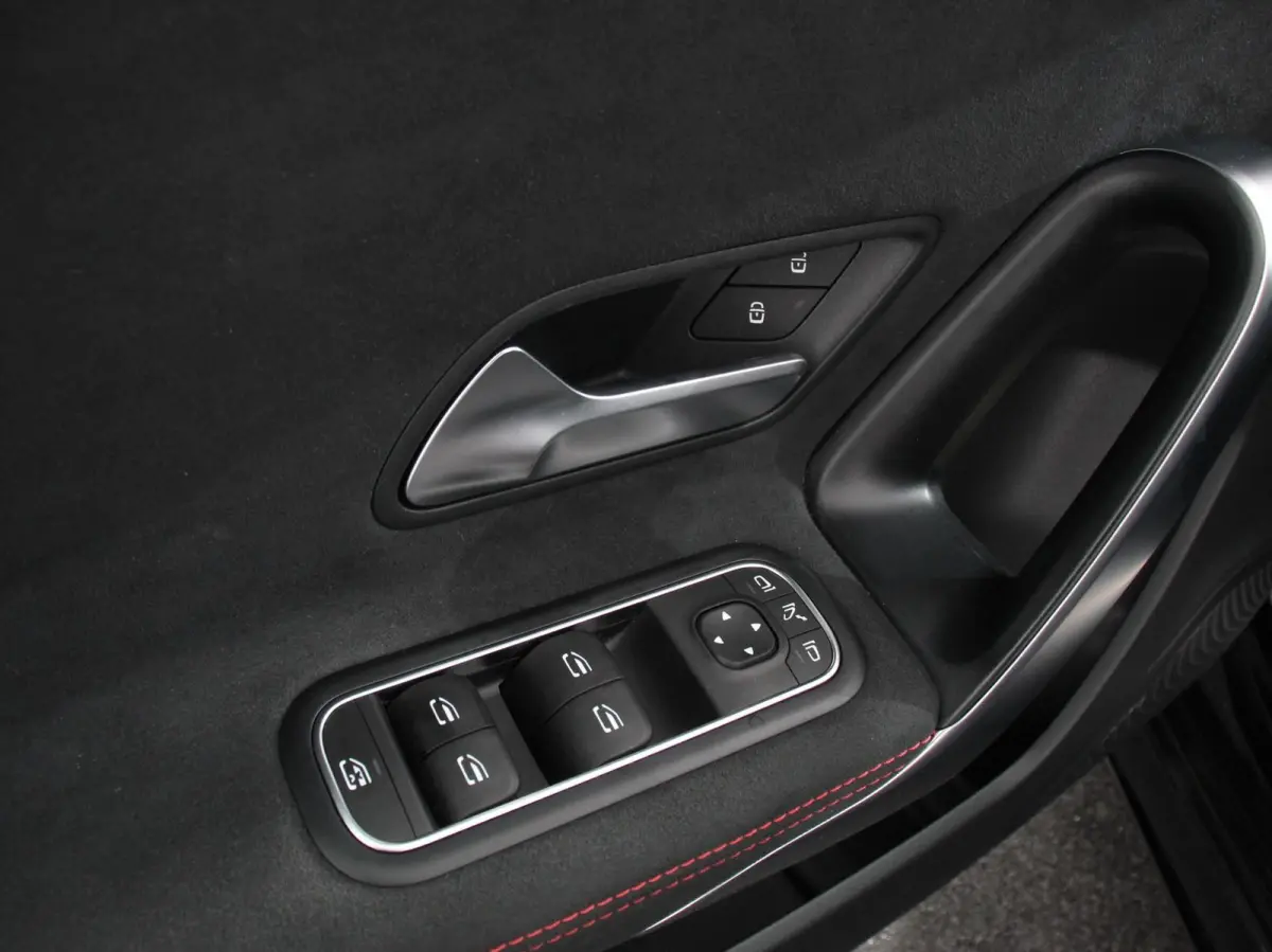 200 AMG Line Navigatie Climate Control Camera Virtual Cockpit Led Stoelverwarming Cruise control Parkeersensoren