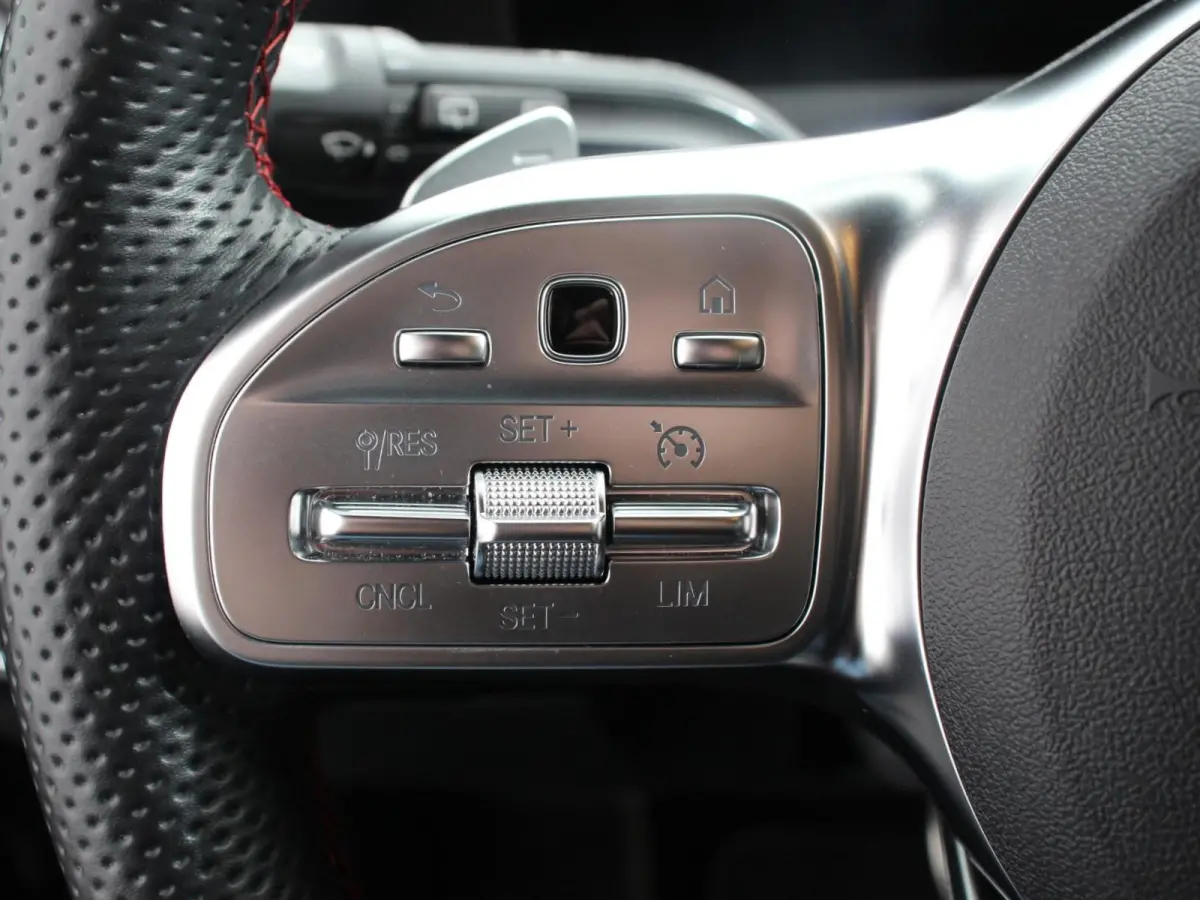 200 AMG Line Navigatie Climate Control Camera Virtual Cockpit Led Stoelverwarming Cruise control Parkeersensoren