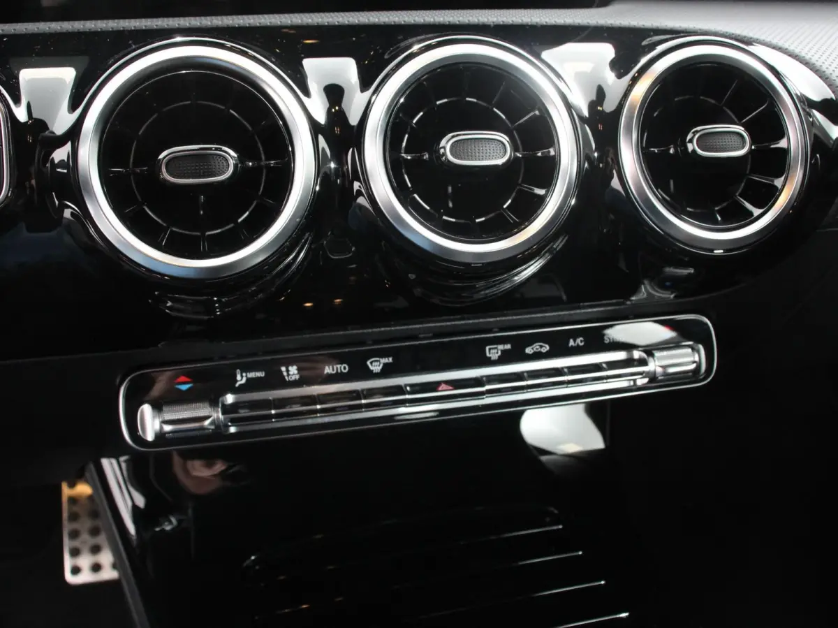 200 AMG Line Navigatie Climate Control Camera Virtual Cockpit Led Stoelverwarming Cruise control Parkeersensoren