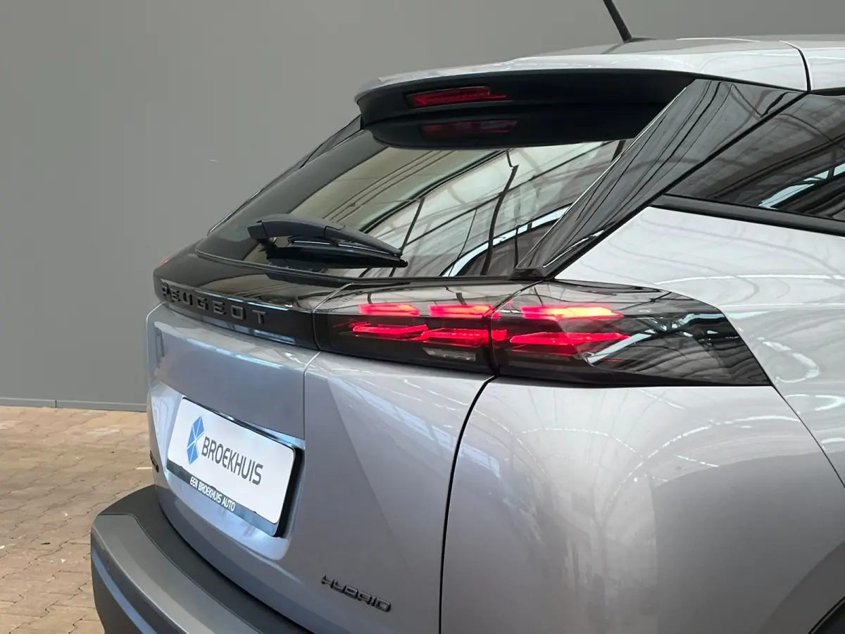 1.2 Hybrid 136 Style Climate | Carplay | Cruise | Parkeersensoren Achter | LED | DAB | Airco (automatisch) | Apple Carplay/Android Auto|telefoonintegratie premium | Centrale deurvergrendelin