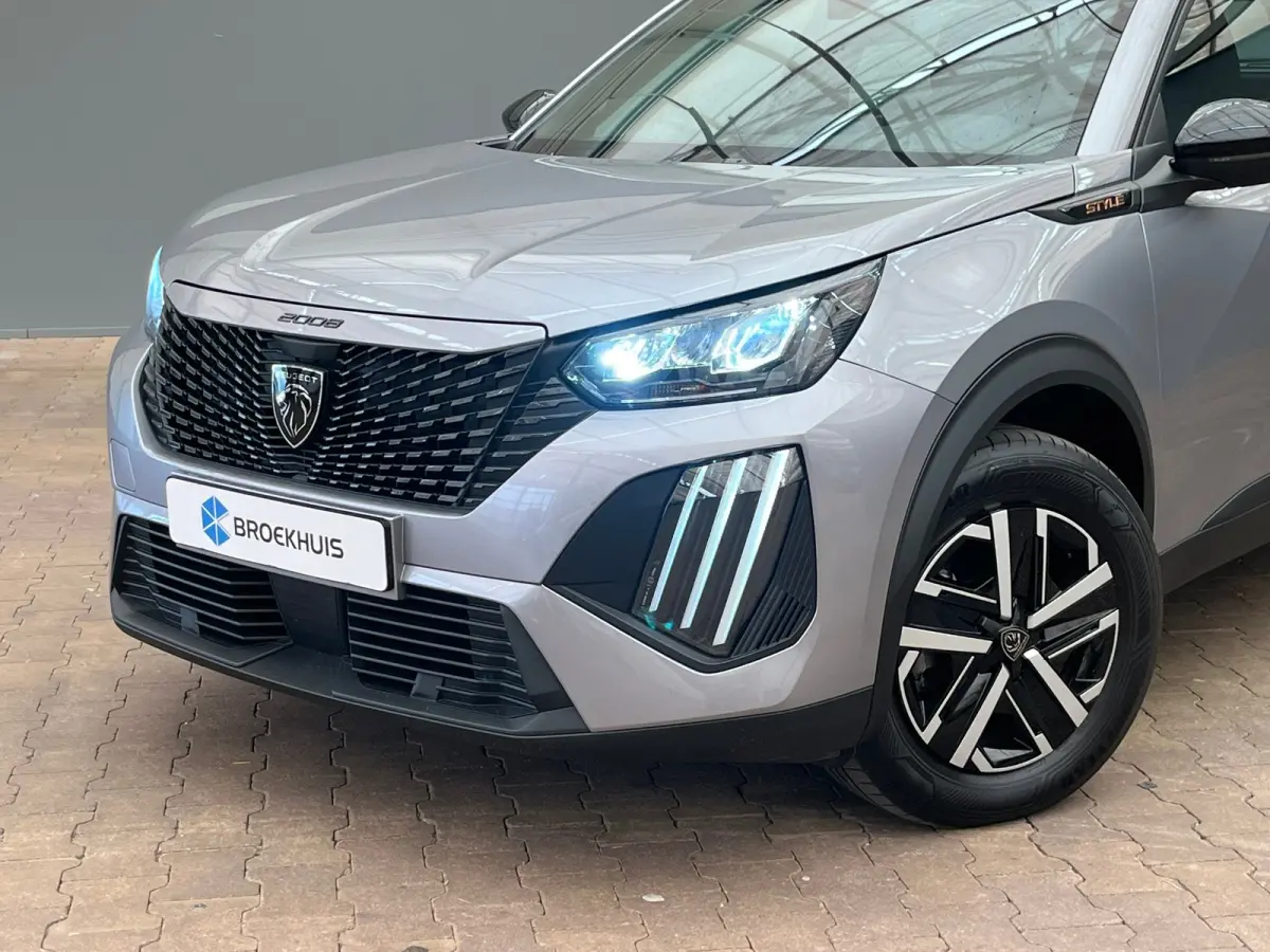1.2 Hybrid 136 Style Climate | Carplay | Cruise | Parkeersensoren Achter | LED | DAB | Airco (automatisch) | Apple Carplay/Android Auto|telefoonintegratie premium | Centrale deurvergrendelin