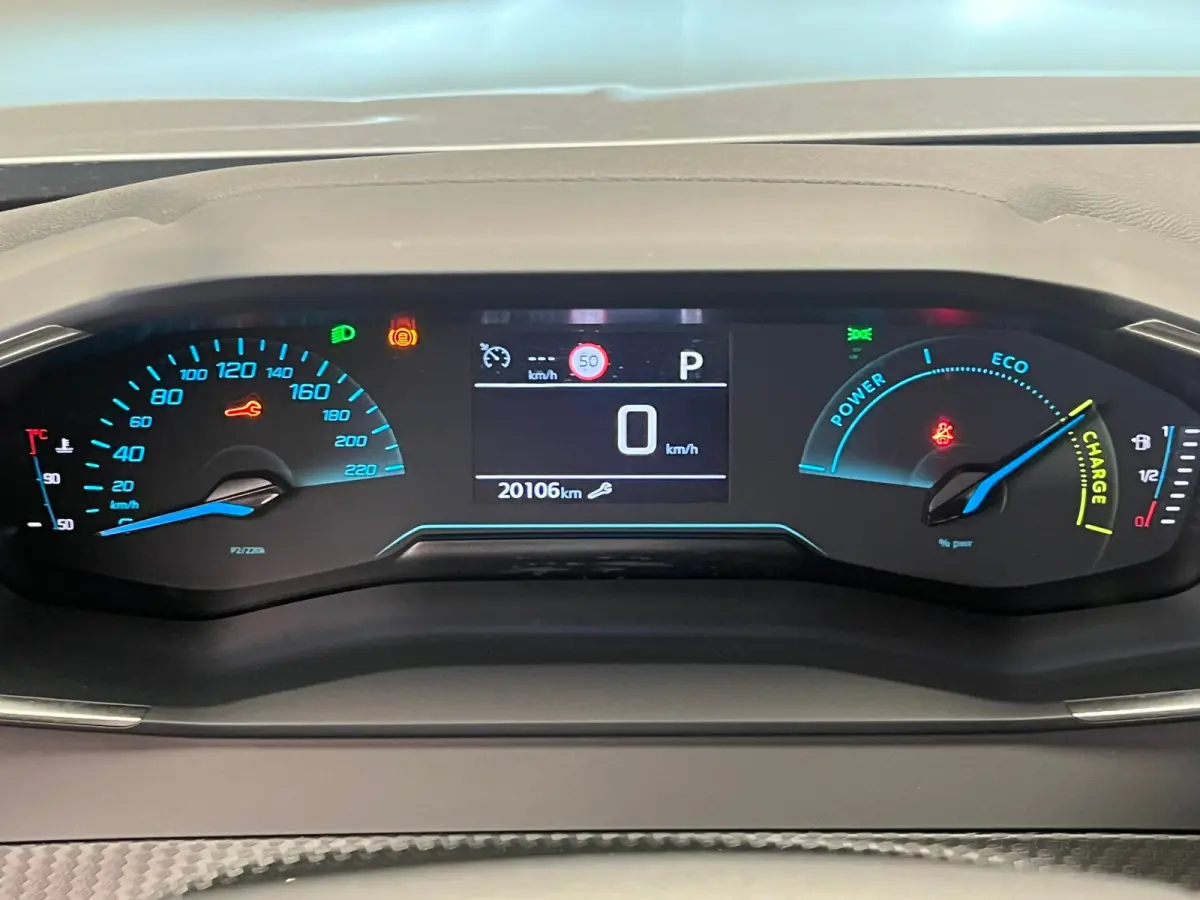 1.2 Hybrid 136 Style Climate | Carplay | Cruise | Parkeersensoren Achter | LED | DAB | Airco (automatisch) | Apple Carplay/Android Auto|telefoonintegratie premium | Centrale deurvergrendelin