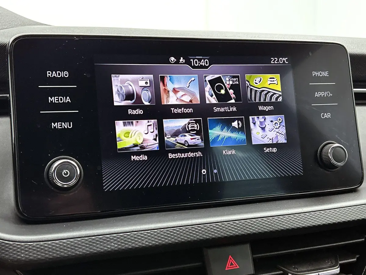 1.0 TSI Ambition | APPLE CARPLAY | PARKEENSENSOREN | AIRCO | BLEUTOOTH | CRUISE CONTROL |