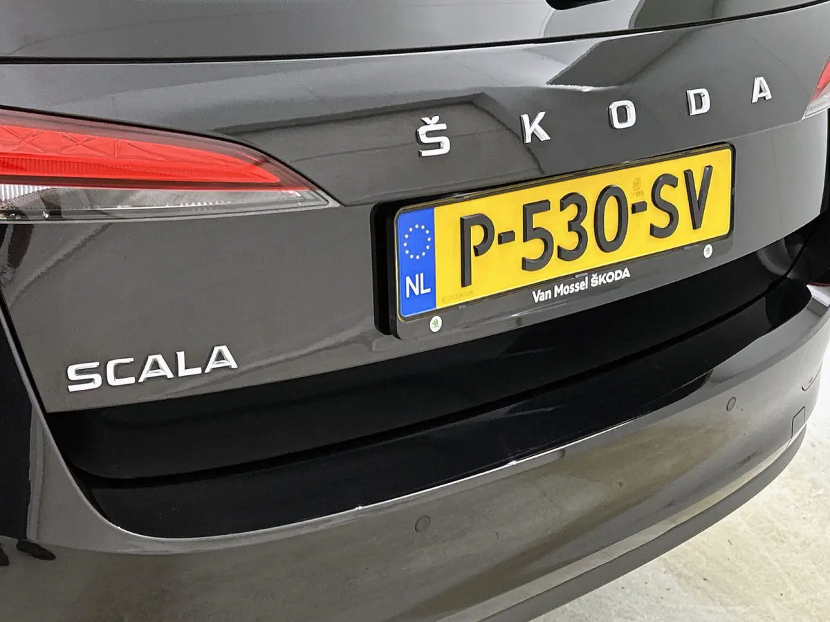 1.0 TSI Ambition | APPLE CARPLAY | PARKEENSENSOREN | AIRCO | BLEUTOOTH | CRUISE CONTROL |