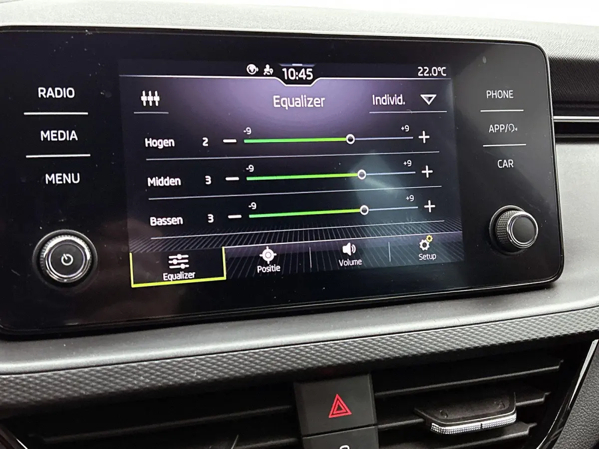 1.0 TSI Ambition | APPLE CARPLAY | PARKEENSENSOREN | AIRCO | BLEUTOOTH | CRUISE CONTROL |