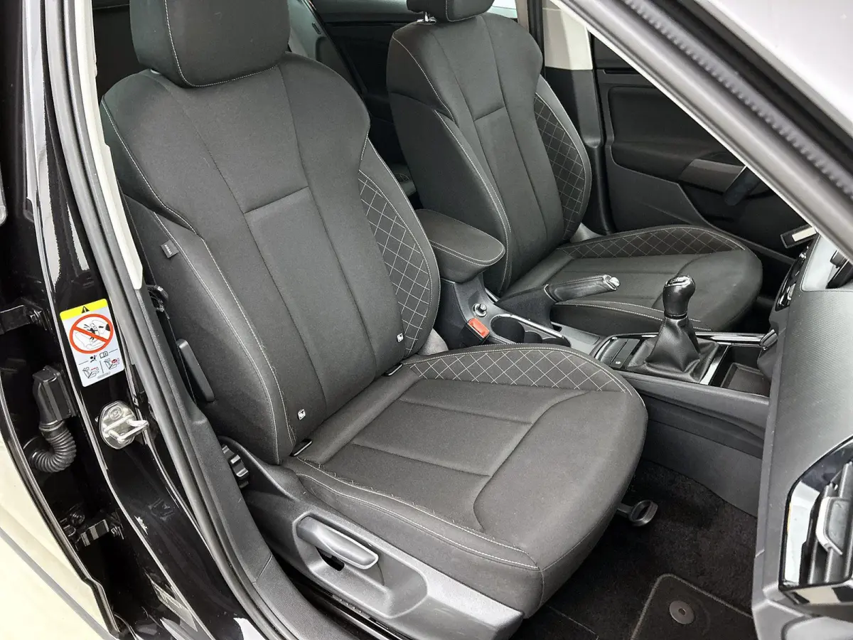 1.0 TSI Ambition | APPLE CARPLAY | PARKEENSENSOREN | AIRCO | BLEUTOOTH | CRUISE CONTROL |