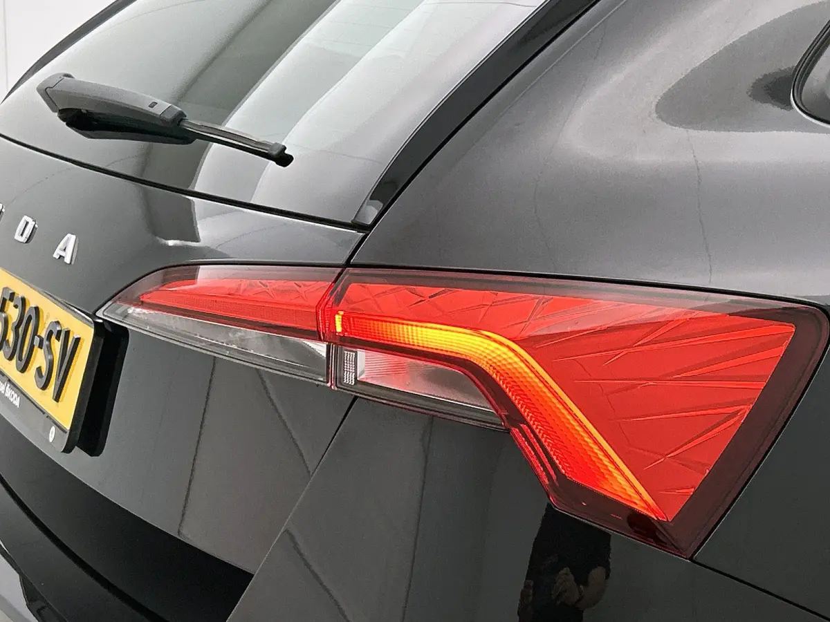1.0 TSI Ambition | APPLE CARPLAY | PARKEENSENSOREN | AIRCO | BLEUTOOTH | CRUISE CONTROL |