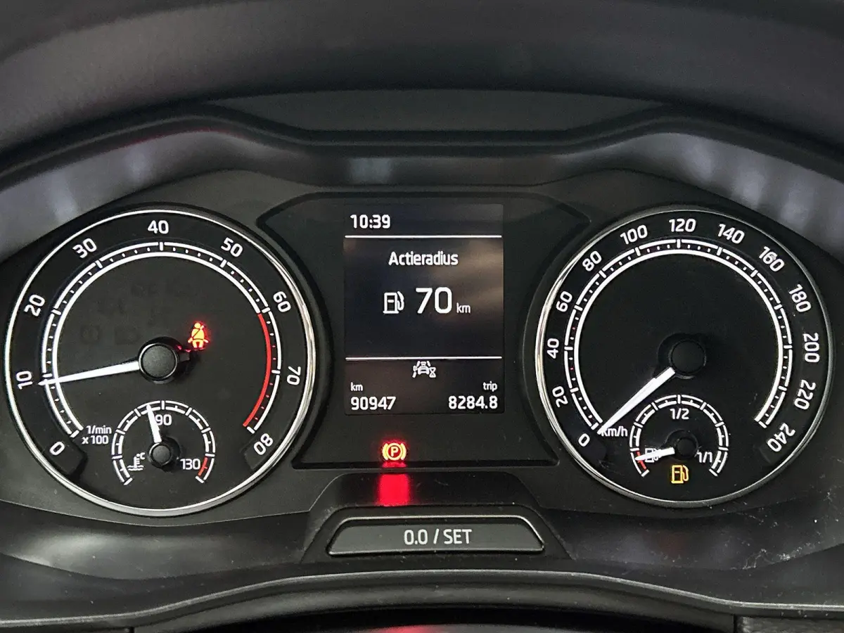 1.0 TSI Ambition | APPLE CARPLAY | PARKEENSENSOREN | AIRCO | BLEUTOOTH | CRUISE CONTROL |