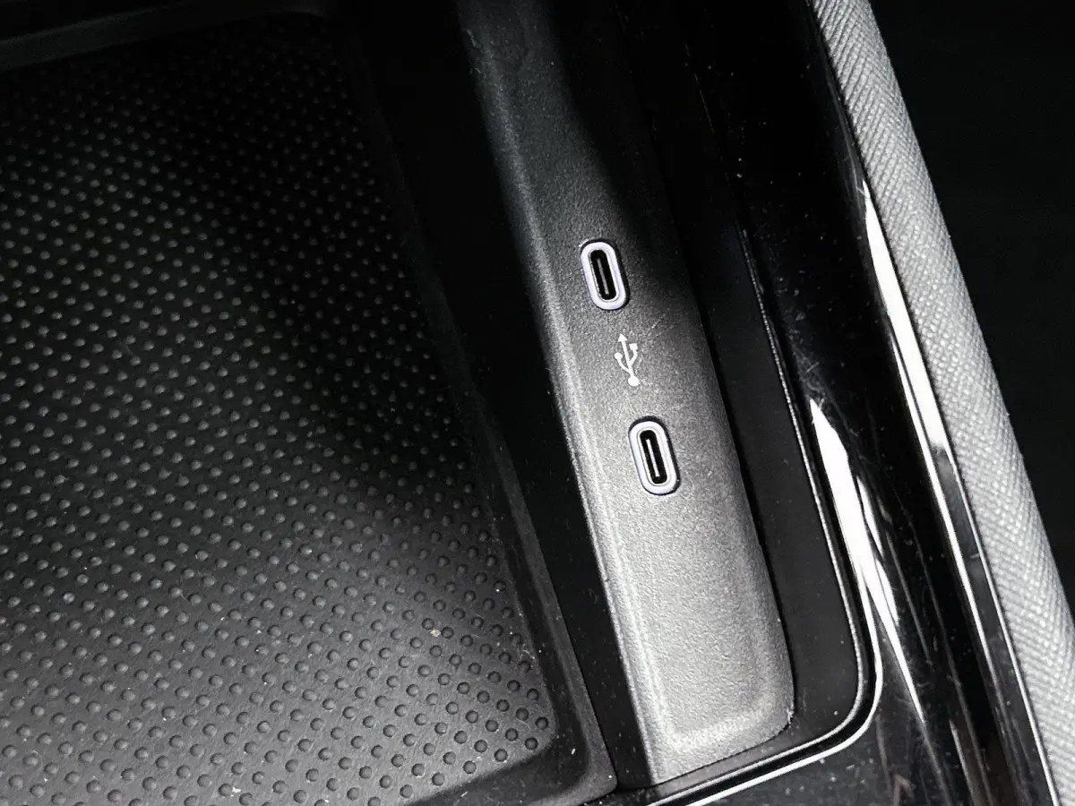 1.0 TSI Ambition | APPLE CARPLAY | PARKEENSENSOREN | AIRCO | BLEUTOOTH | CRUISE CONTROL |