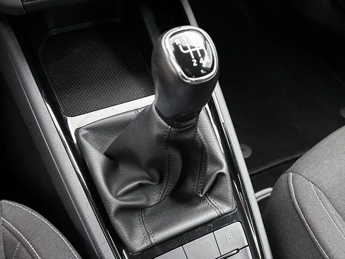 1.0 TSI Ambition | APPLE CARPLAY | PARKEENSENSOREN | AIRCO | BLEUTOOTH | CRUISE CONTROL |