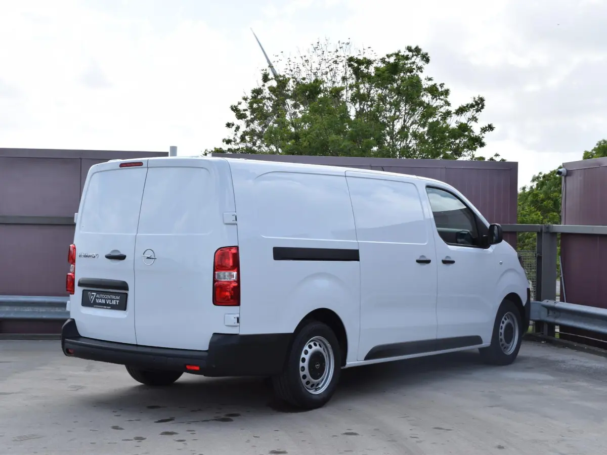 Electric L3 75 kWh | tot 8 jaar garantie | laadruimtebetimmering | Dodehoek detectie | navi incl. Apple Carplay | camera | parkeersensoren voor & achter | Comfort scheidingswand | rijklaarpr
