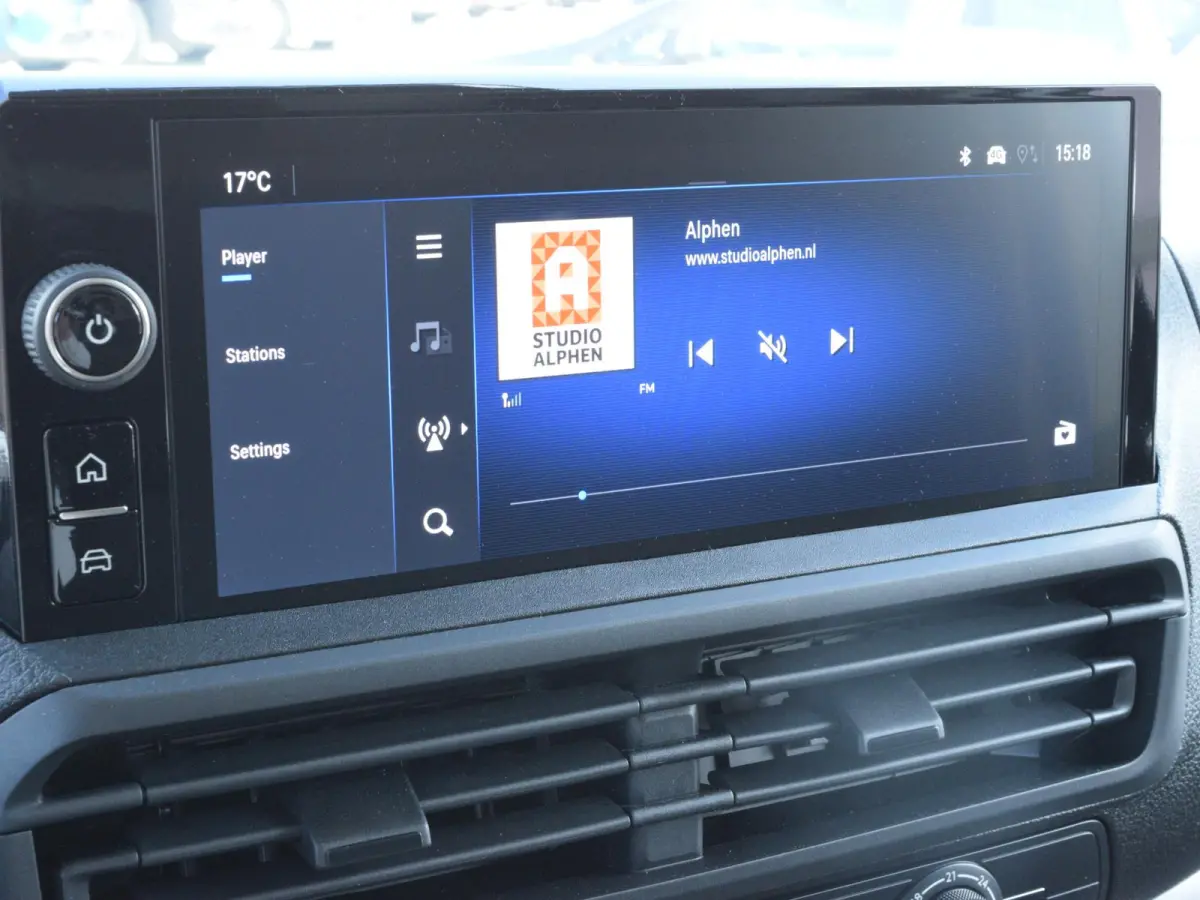 Electric L3 75 kWh | tot 8 jaar garantie | laadruimtebetimmering | Dodehoek detectie | navi incl. Apple Carplay | camera | parkeersensoren voor & achter | Comfort scheidingswand | rijklaarpr
