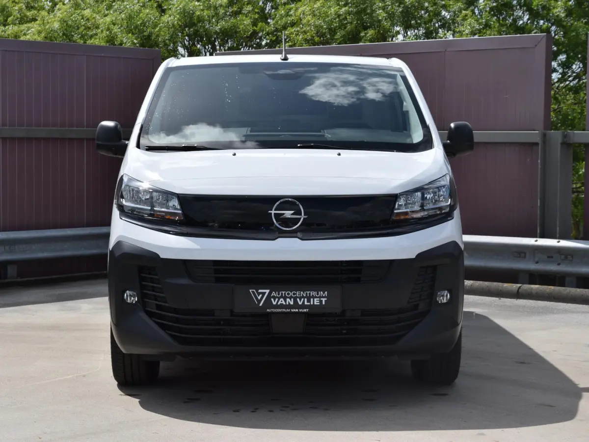Electric L3 75 kWh | tot 8 jaar garantie | laadruimtebetimmering | Dodehoek detectie | navi incl. Apple Carplay | camera | parkeersensoren voor & achter | Comfort scheidingswand | rijklaarpr