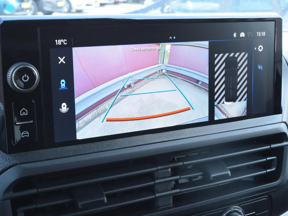 Electric L3 75 kWh | tot 8 jaar garantie | laadruimtebetimmering | Dodehoek detectie | navi incl. Apple Carplay | camera | parkeersensoren voor & achter | Comfort scheidingswand | rijklaarpr