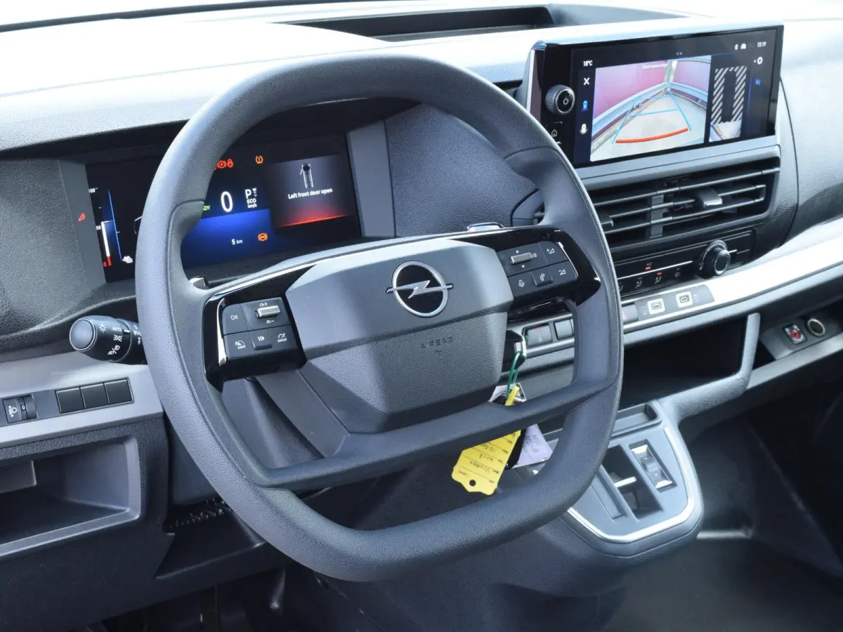 Electric L3 75 kWh | tot 8 jaar garantie | laadruimtebetimmering | Dodehoek detectie | navi incl. Apple Carplay | camera | parkeersensoren voor & achter | Comfort scheidingswand | rijklaarpr
