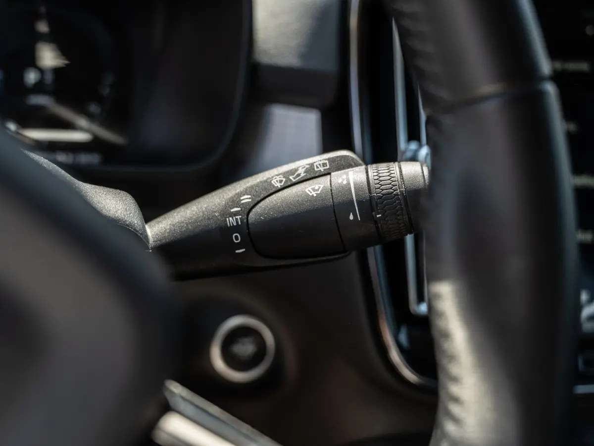 1.5 T4 211PK Momentum | Carplay | Camera | Dealer Ond.