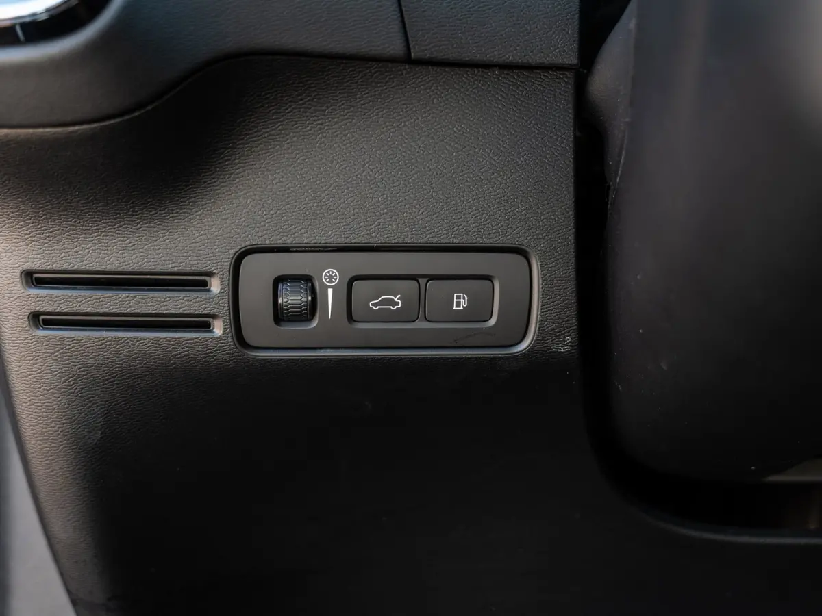 1.5 T4 211PK Momentum | Carplay | Camera | Dealer Ond.