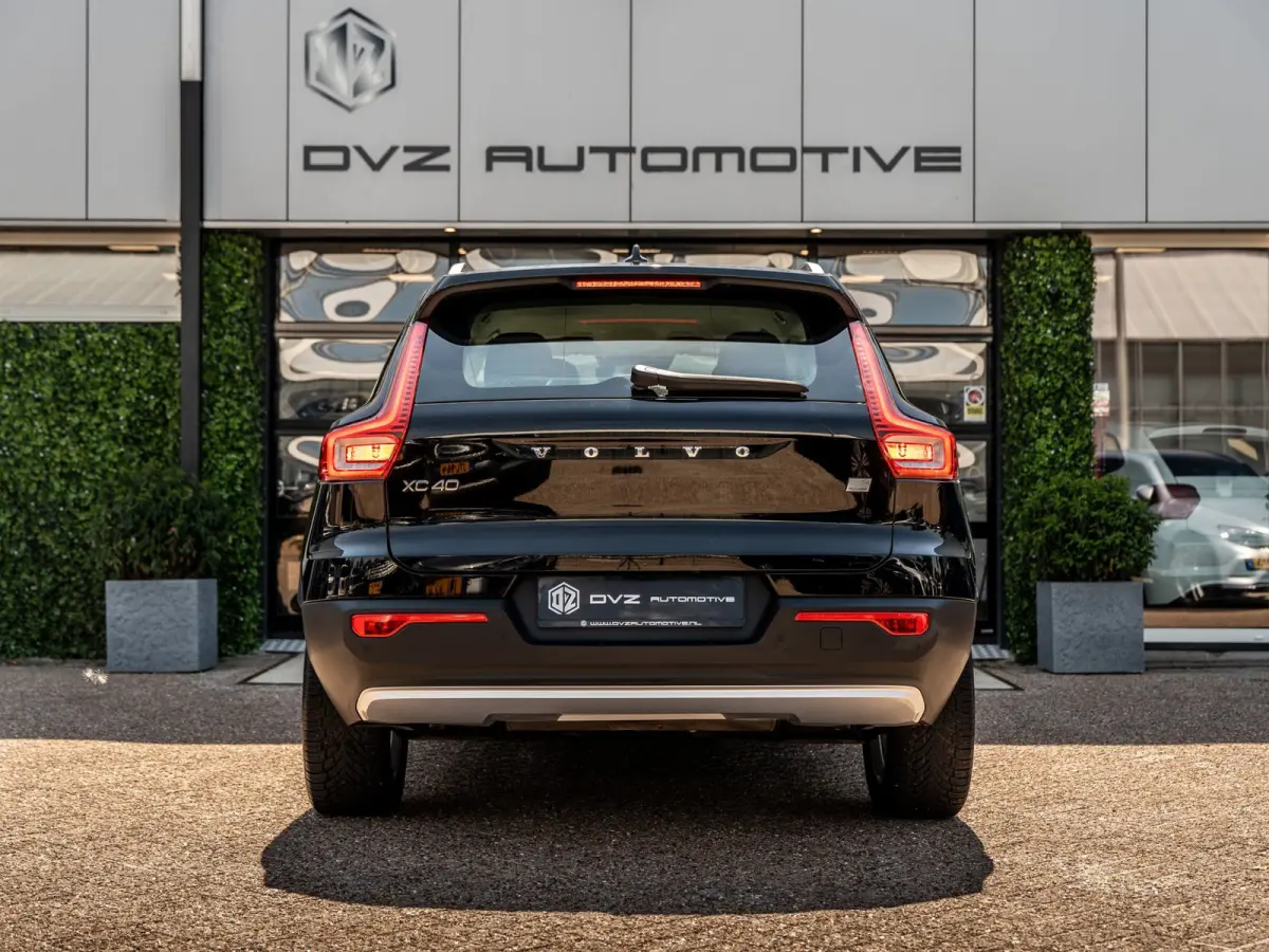 1.5 T4 211PK Momentum | Carplay | Camera | Dealer Ond.