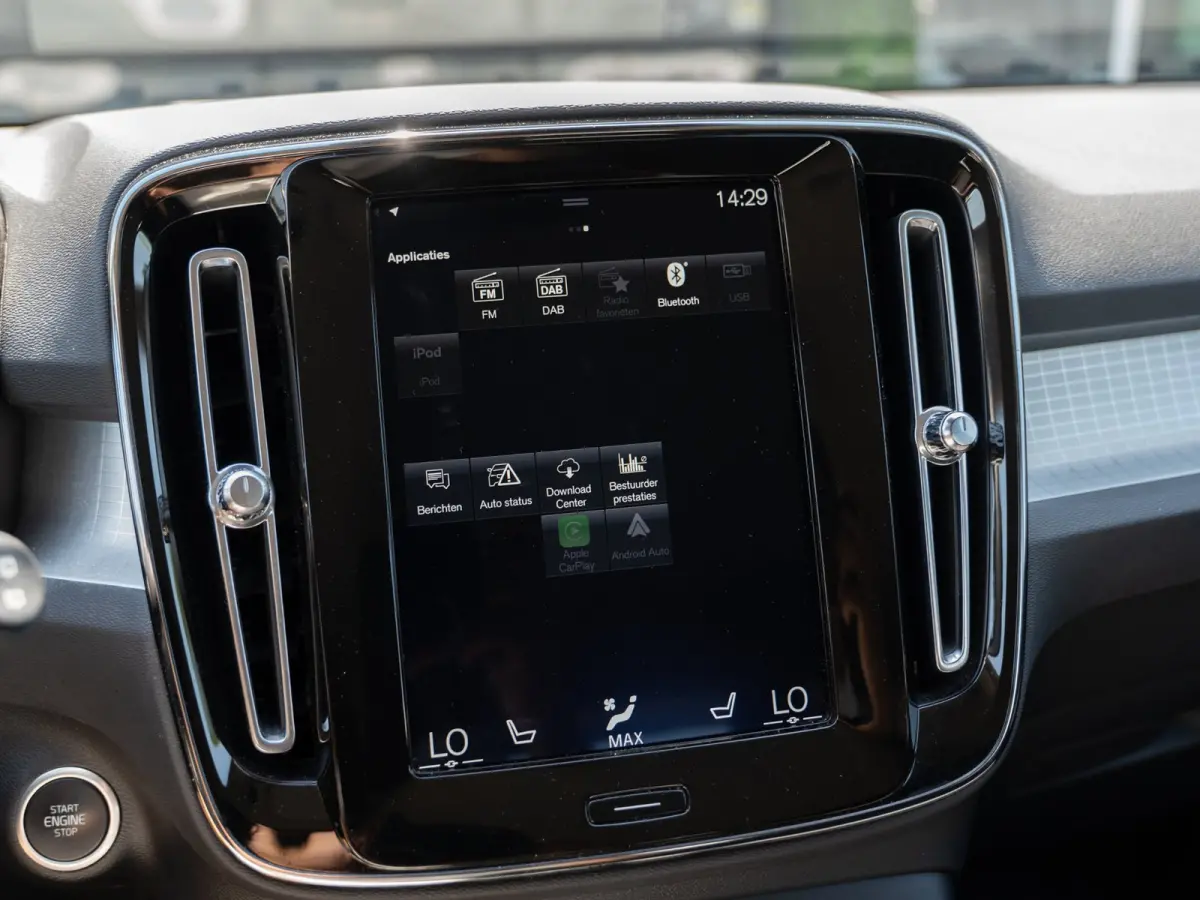 1.5 T4 211PK Momentum | Carplay | Camera | Dealer Ond.