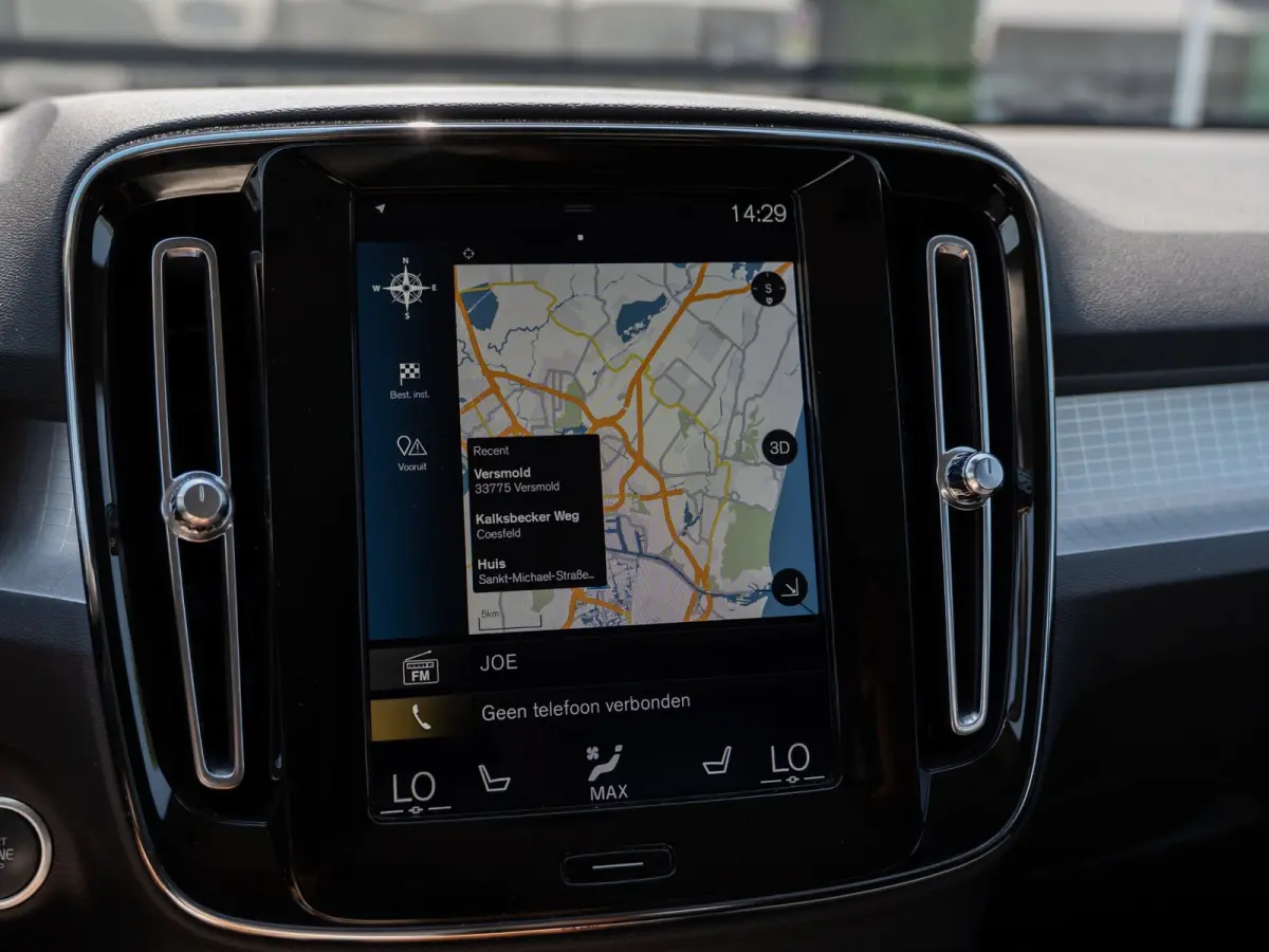 1.5 T4 211PK Momentum | Carplay | Camera | Dealer Ond.