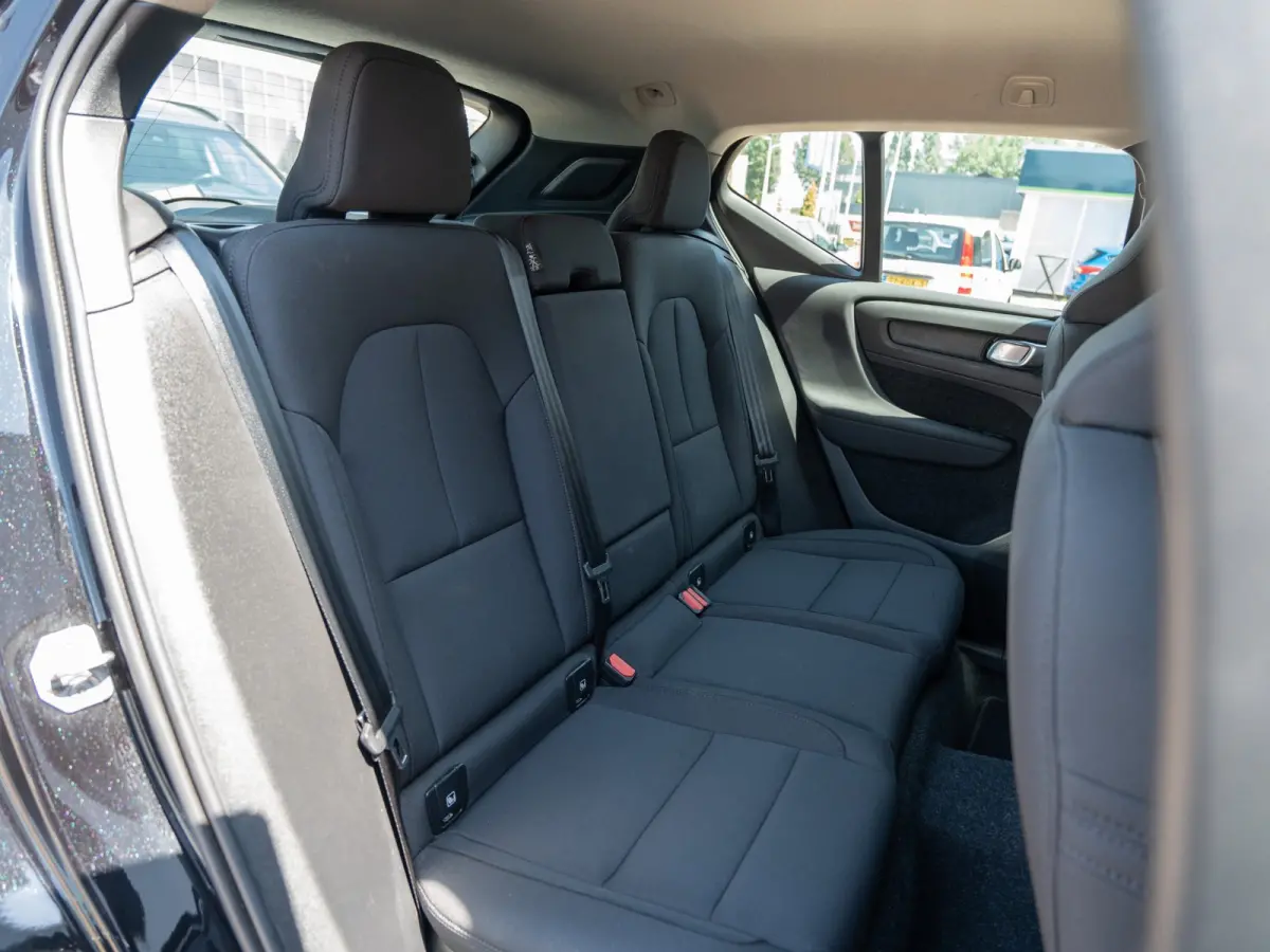 1.5 T4 211PK Momentum | Carplay | Camera | Dealer Ond.