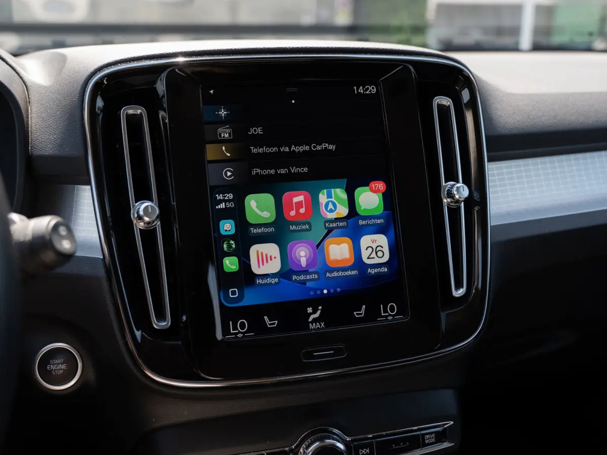 1.5 T4 211PK Momentum | Carplay | Camera | Dealer Ond.