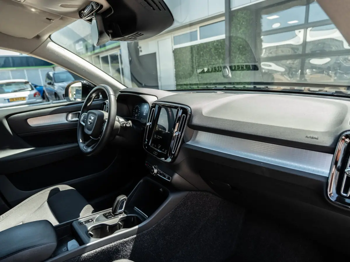 1.5 T4 211PK Momentum | Carplay | Camera | Dealer Ond.