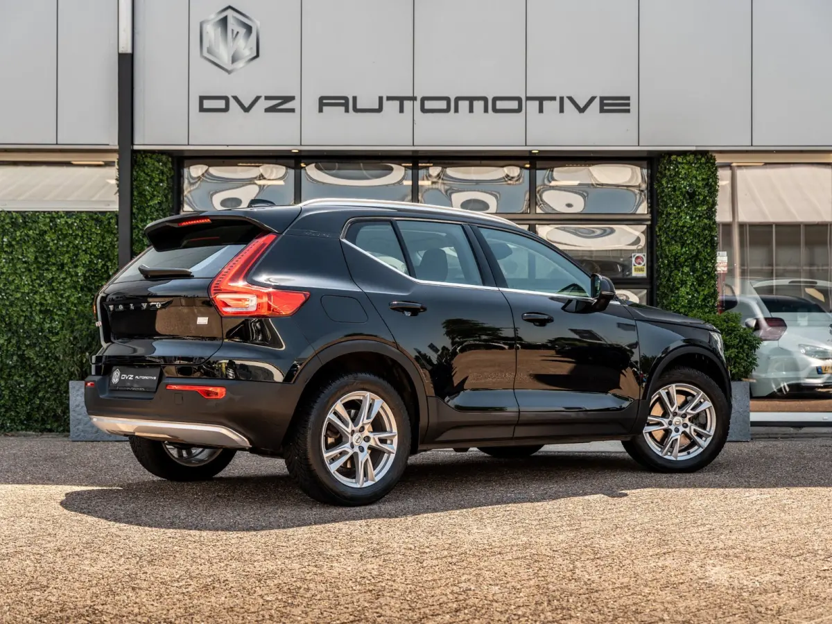1.5 T4 211PK Momentum | Carplay | Camera | Dealer Ond.