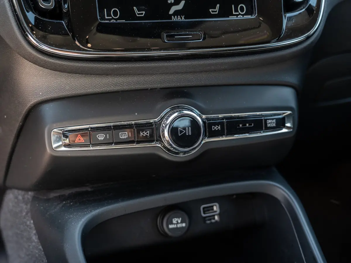1.5 T4 211PK Momentum | Carplay | Camera | Dealer Ond.