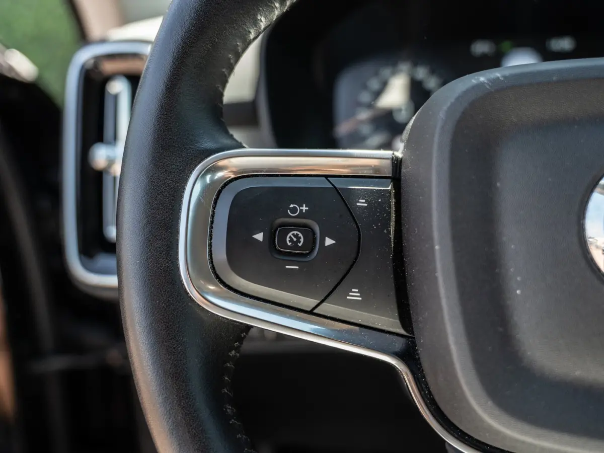 1.5 T4 211PK Momentum | Carplay | Camera | Dealer Ond.