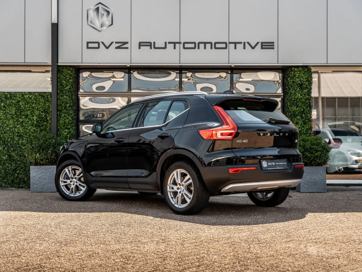 1.5 T4 211PK Momentum | Carplay | Camera | Dealer Ond.