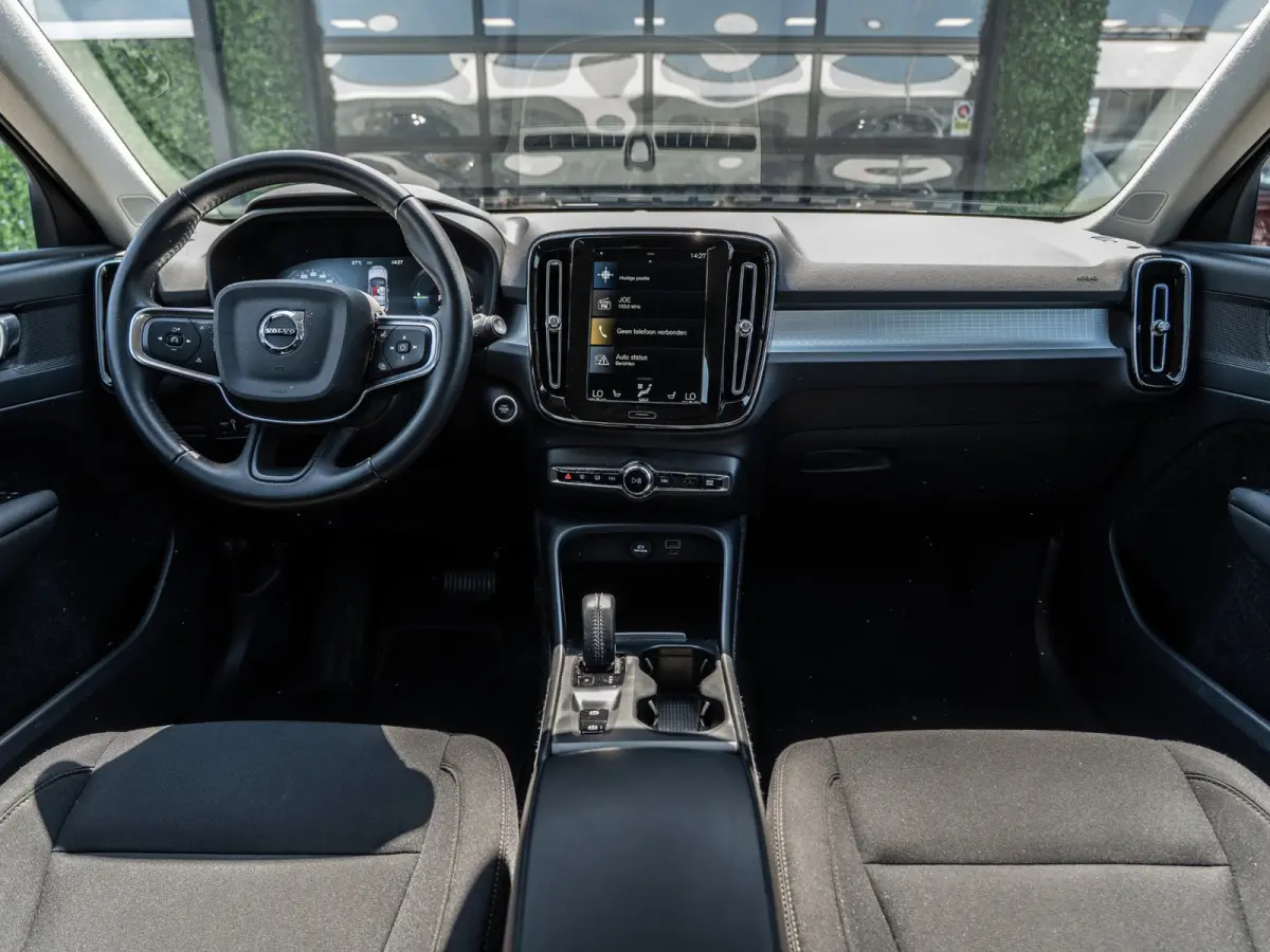 1.5 T4 211PK Momentum | Carplay | Camera | Dealer Ond.
